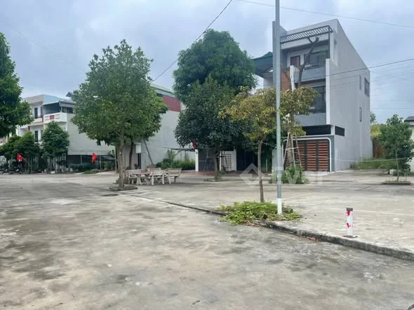 Chính chủ gửi bán ô đất khu TĐC Hooc Quẹt - giáp KĐT Minh Phương. Diện tích 81m2