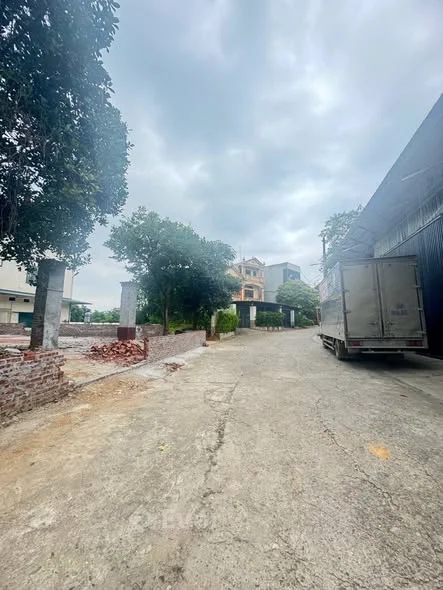 Bán đất băng 2 đại lộ khu 4B Vân PhúDiện tích 100m2 full thổ cưMặt tiền 4m