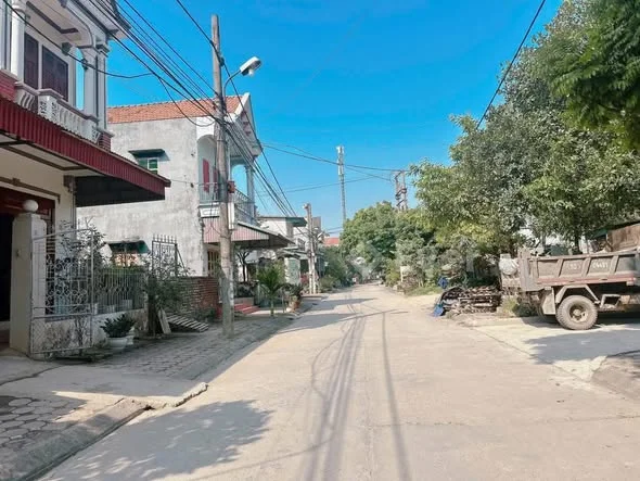 Bán Nhà cấp 4 ở P. Bạch Hạc - Việt trìDtich: 72m2 ( mặt tiền 4,5m ) full thổ cư