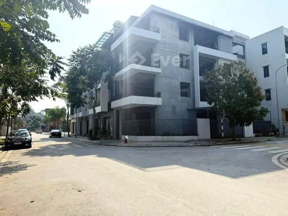 Cần bán gấp căn góc 4 tầng tại KĐT Lạc Ngàn