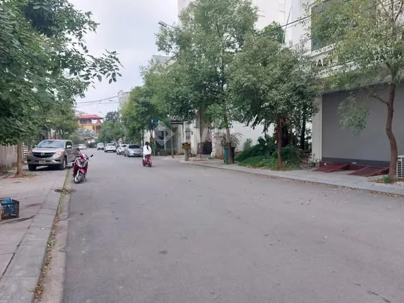 E bán lô đất kinh doanh đẹp tại Băng 2 đường Nguyễn Tất Thành, khai quang trung tâm . TP Vĩnh Yên