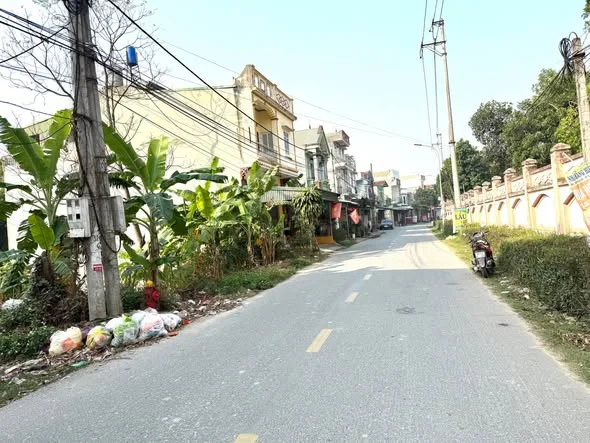 Chính chủ gửi bán lô đất trục chính Gia Khánh Bình Xuyên. Diện tích 77m full thổ cư mặt tiền 6,4m