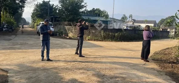 Duy nhất e còn lô góc nằm ngay ngã 4 , đường 2 ô tô tránh nhau tại MƯỜNG ĐỊNH - TÂN LẠC