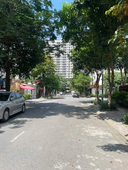 Bán Nhà 4 Tầng HUD A ngay Khu Khách Sạn Víp Bắc Ninh làn 2 đường Lê Thái Tổ Sổ đỏ nét căng