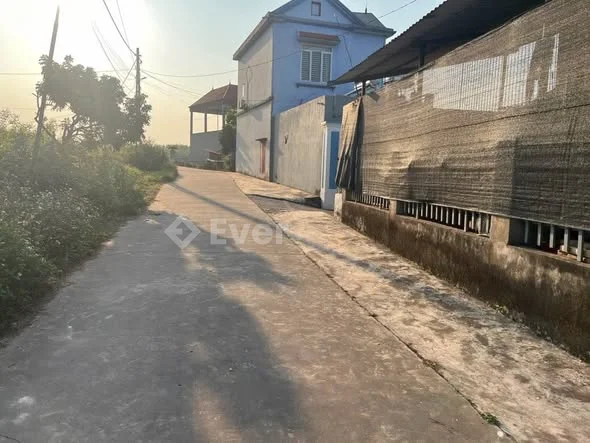 Ban 2 lô đất liền kề tại thôn Nam Sơn- xã Nam dương -Bắc ninh