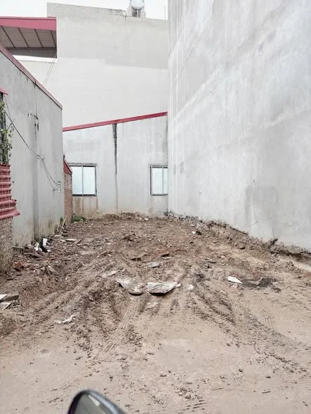 Bán Lô đất Thị Chung - P. Kinh Bắc -Bắc Ninh Đường ô tô xe máy tránh nhau, có chỗ 2 ô tô tránh