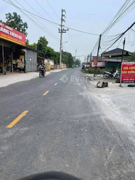 TRỤC CHÍNH CÂY XĂNG YÊN GIẢ CHI LĂNG - BẮC NINH . CÓ SẴN NHÀ 3 TẦNG KINH DOANH BẤT CHẤP