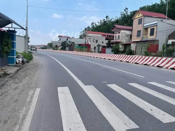 Bán lô 2 mặt tiền mặt quốc lộ 17 phố Kem - Nham Biền - Bắc Ninh