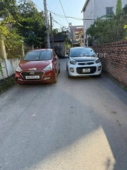 Trăm năm bia đá cũng mòn Ngàn năm mua đất vẫn còn trơ trơ HÀNG F0 – ĐẤT TRUNG TÂM