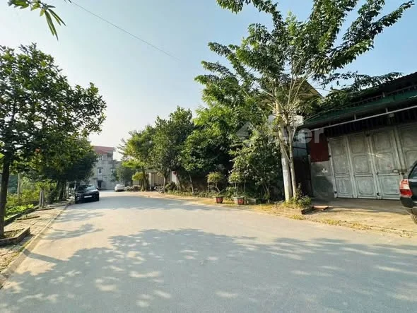 BÁN 1 LÔ ĐẤT NAM HỒNG - ĐỒNG KỴ - TỪ SƠN Diện tích : 101.2m Mặt tiền: 5m Đất ở đô thị