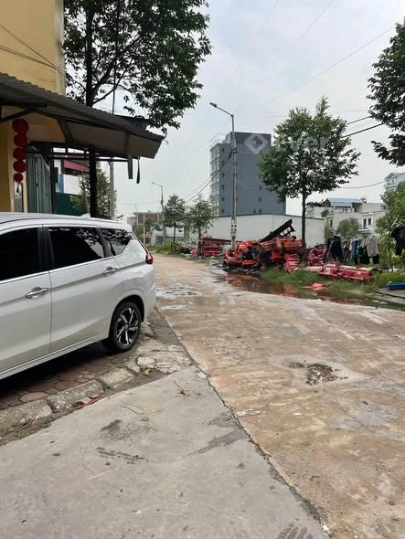 Bán lô Đồng Lớn Quang Châu ngay chân chung cư vegahome giá 3,xx tỷ DT: 72m2