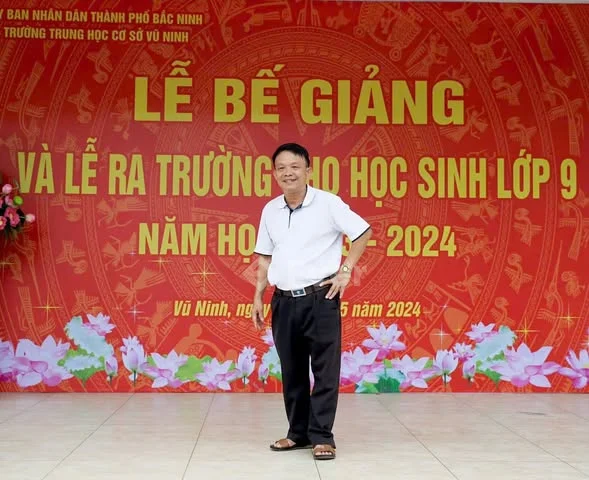 Tôi cần bán gấp 1 thửa đất, tặng 1 căn nhà cấp 4 đẹp, chỉ việc ở, và buôn bán luôn