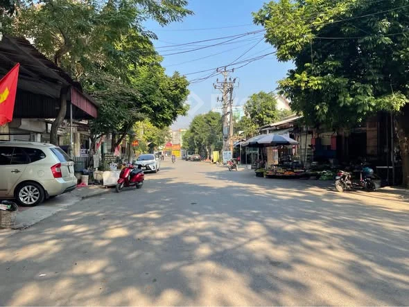 Tôi Cần Bán Gấp 1 Lô Đất tặng 1 căn nhà cấp 4 đẹp, ở tại khu giãn dân, khu Xuân Ổ A, P. Võ Cường