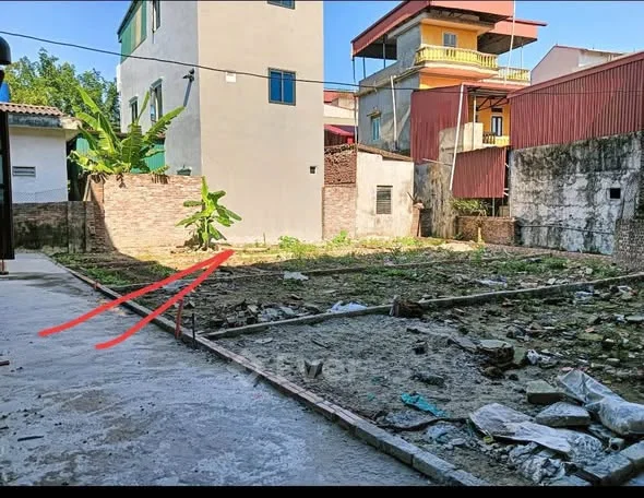 Lô số 2 Mặt Phù Khê ( phố Hộ Nguyễn Trãi )Ngay cạnh công viên Nguyễn Văn Cừ