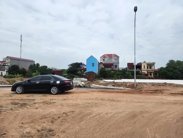 Bán lô dãy lk4 khu tái định cư YÊN GIẢ nhìn Trung Tâm Thương Mại.- Quế võ - bắc ninh