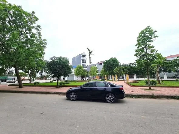 BÁN ĐẤT trục Đỗ Văn Quýnh / Làn 2 Đường Hoàng Văn Thụ - KDCS 2 - BẮC GIANG