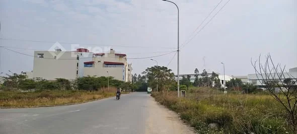 Bán 2 lô liền nhau trục chính đường 20m, Chu Mẫu 2 phường Vân Dương, tỉnh Bắc Ninh. DT 180m2 MT 10m