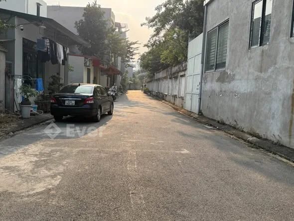 CC cần bán lô đất bò sơn làn 2 Lê Thái tổ Diện tích 72m Mặt tiền 5.25 Hướng Tây Bắc Giá 6 tỷ