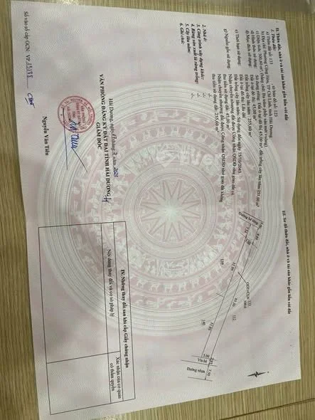 cần chuyển nhượng lô đất 2 mặt đường apphan tại cộng hoà chí linh hải dương