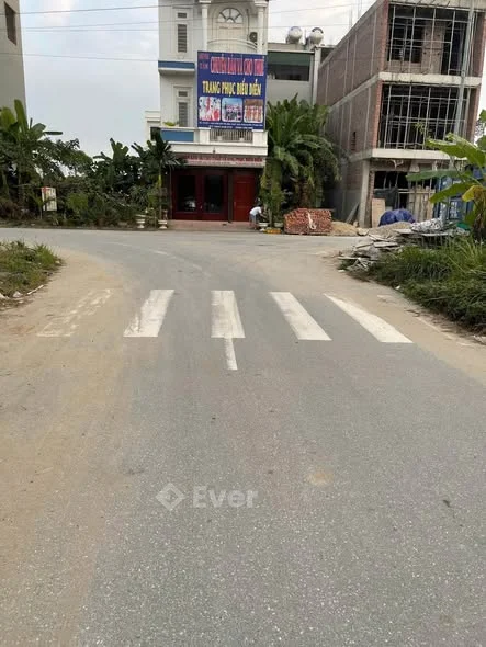 Chính chủ gửi bán lô đất giãn dân Yên Mẫn, TP Bắc NinhDiện tích: 75m2