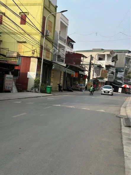 #2Tỷ_xx. F0, Sơn Đông, Nam Sơn, ngay trục chính kinh doanh sầm uất.