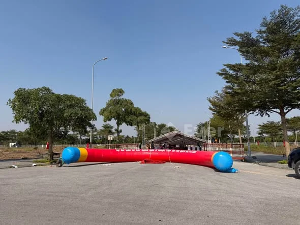 SÓNG LỚN ĐANG ĐỔ BỘ VỀ VƯỜN HỒNG TỪ SƠNVƯỜN HỒNG TỪ SƠN ĐANG NÓNG NHƯ CHẢO LỬA