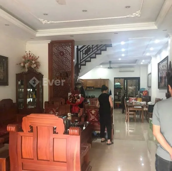 Cc:Pán nhà 4,5 tầng Mới Hoàn Thiện Đẹp , nhìn VƯỜN HOA khu HUD A-P.Võ Cường