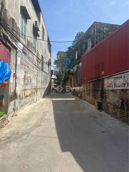 CC CẦN BÁN LÔ ĐẤT KHU 5 NÚI ĐẠI PHÚC Đường oto cất trong nhà vị trí lô đất ngay đường lớn