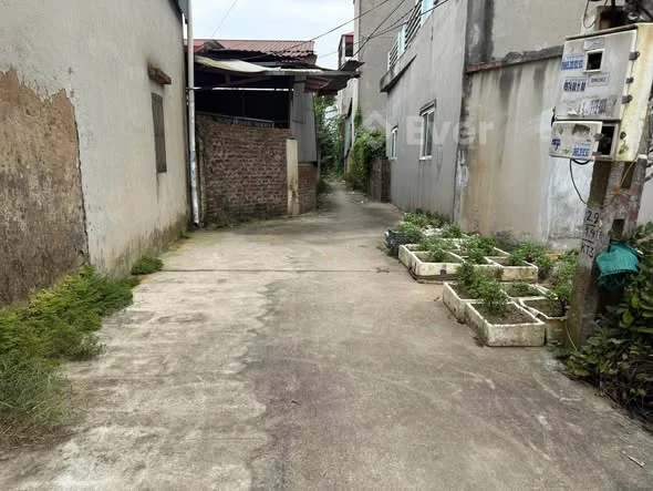 Cần bá.n lô đất đẹp tại khu phố Kim Thiều, phường Phù Khê • Diện tích gần 50m², vuông vắn