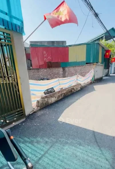 Trụ chính Đại Tự- Trí Quả- Bắc NinhDiện tích 72m², ngõ 2 ô tô tránh, thông các hướng