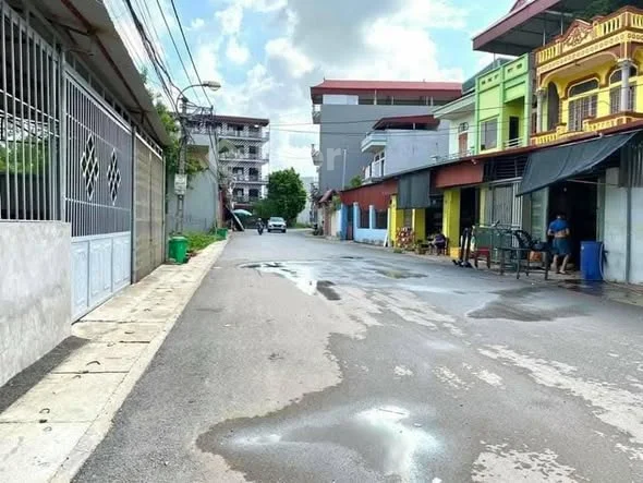 Cc gửi bán lô đất thổ cư khu vân trại phường vân Dương đường ô tô chánh xe máy thông thoáng