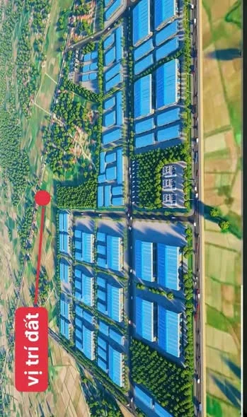 Mặt tiền hơn 5m tổng diện tích gần 130m . Đường rộng thông thoáng .vuông vắn ko lỗi lầm