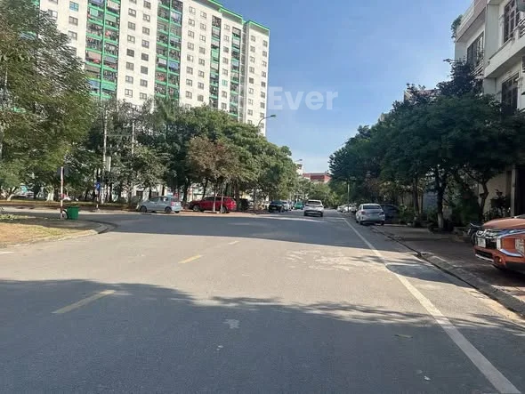 Bán nhanh lô đẹp trục chính 22,5m Hoàng Văn Thụ - Nhìn Vườn Hoa Chung Cư Đông Dương - Yna - P. Kinh