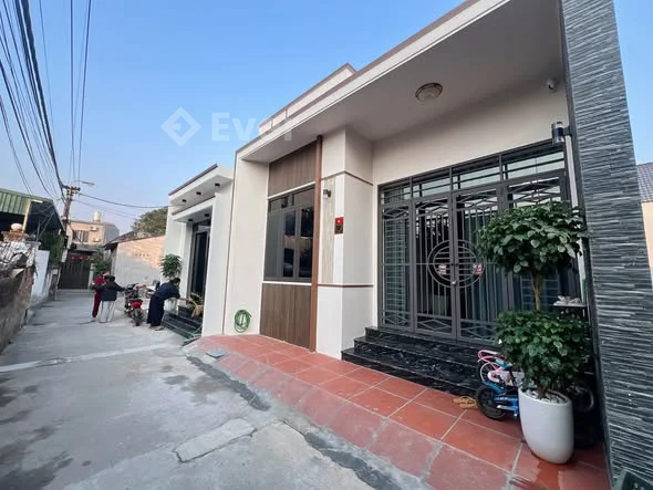 Hiếm Hiếm Hiếm
Chỉ 1,x tỷ ! ( x nhỏ ) ! Đường xe 7 chỗ đỗ cửa!
TDP Hoà Sơn - Đa Mai - Bắc Ninh!