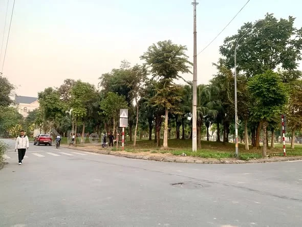 ĐẤT LÀN 2 LÊ QUANG ĐẠO NHÌN VÀO HẢI QUAN, TỪ SƠN , BẮC NINH: 105m