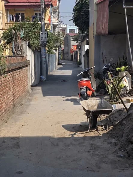 Cần bán 2ty7X căn nhà c4 Phượng mao Diện tích 72,2m2 mặt 4,68 ( hậu 4,68) nhà đang xây,tết là được