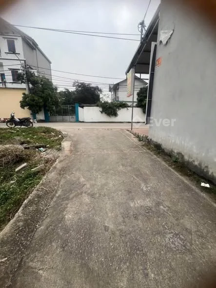 Chính chủ bán lô đất Lạc Xá- Quế Tân- Bắc NinhDT: 98,9m2MT: 10m