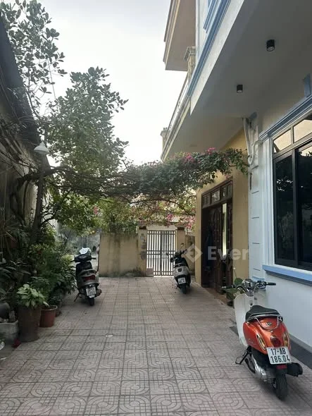 CHÍNH CHỦ BÁN ĐẤT TẶNG NHÀ NGÕ LÝ BÔN TRẦN LÃM GẦN CƠ ĐỘNG CŨ