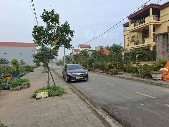 Chủ cần tiền giảm sâu lô đất 2 mặt tiền siêu đẹp, rẻ hơn xung quanh 400triệu,khu giãn dân