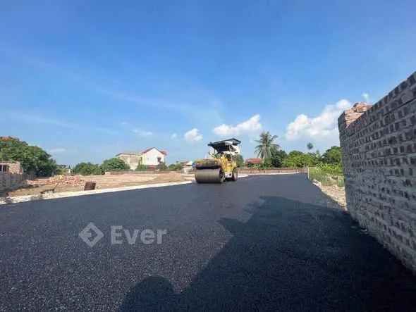 Đường rộng cỡ này ở Ân Thi mà có hơn tỷ anh chị ơiLại còn gần đường Tân Phúc- Võng Phan