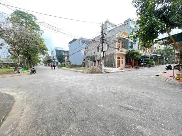 Hàng Hiếm- Duy nhất Lô Góc Đối diện Sân Bóng TDC Phúc Khánh - P. Vũ Phúc - Thái Bình.