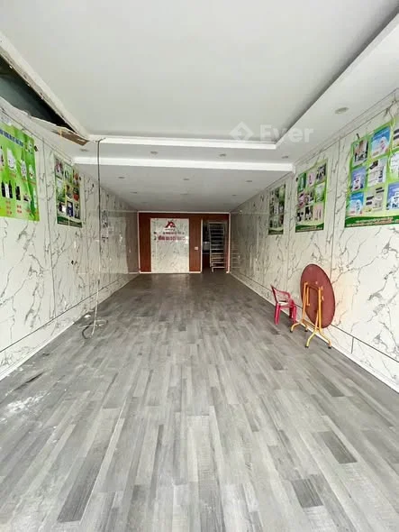 Bán căn góc 3 tầng phố Lý Bôn Diện tích: 62m Đối diện chợ Tiền Phong cự kỳ sầm uất, đoạn k có giải