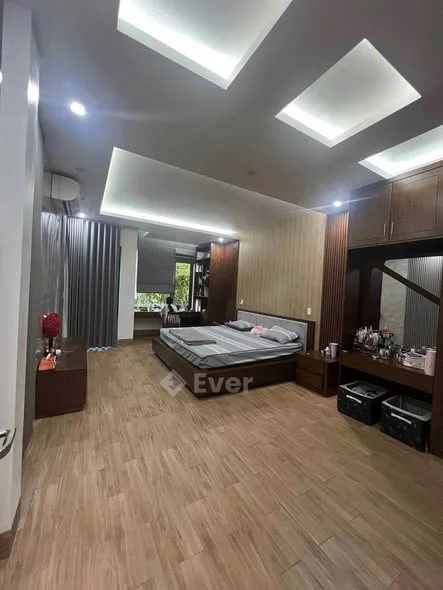 chính chủ gửi bán Nhà 4 Tầng mặt phố ngô Thì nhậm Cực Đẹp Full Nội Thất Gỗ