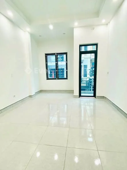 Phố cổ bồ xuyên nhà dân xây 3 tầng khung cột tường 20 chắc chắn