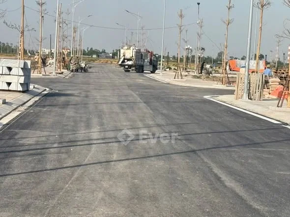 An TRÀNG - QUỲNH Phụ Ngay ủy ban trường học. Trung tâm xã .. Gần các công ty, xí nghiệp