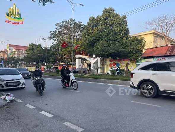 Bán nhà 1,5 tầng đầu ve 2 mặt tiền Đông Thành cạnh trường c2 Lê Hồng Phong - Thỏa thuận - 56m²