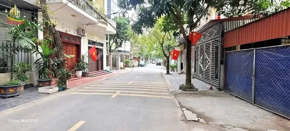 BÁN LÔ ĐẤT GẦN HIẾU TRÒN, GẦN UB PHƯỜNG NAM BÌNH CŨDt:80,2m2 mặt 4,01mHướng :BắcĐường 7m