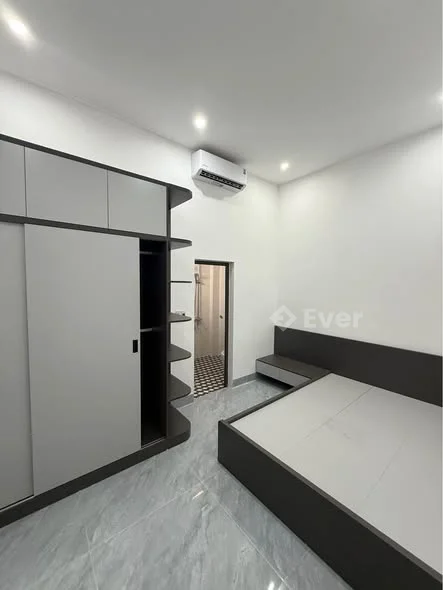 Bán nhà 3 tầng Đinh Tiên Hoàng ,Đông Thành ,tp Ninh Bình• Diện tích: 60,3 mặt 3,50m• Hướng: bắc