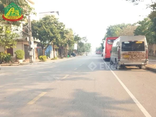 3xxxBán Đất Gần Bể Bơi Thành Nam• Diện tích: 75m², Mặt tiền: 5m•