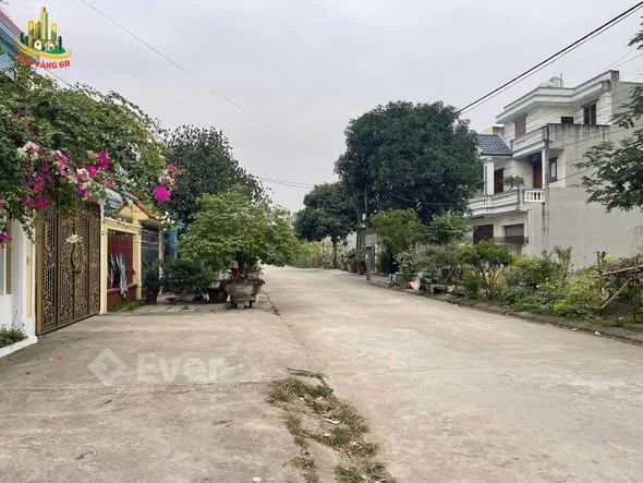 Bán lô đất Ninh Tiến 3 gần kênh Đô ThiênDiện tích : 133m2 mặt tiền 7m